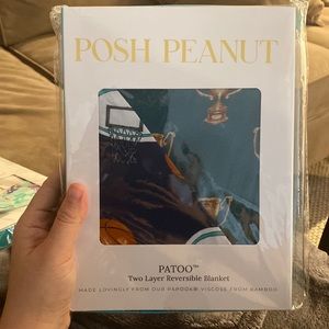 POSH PEANUT NWT PATOO reversible blanket swish & trophy